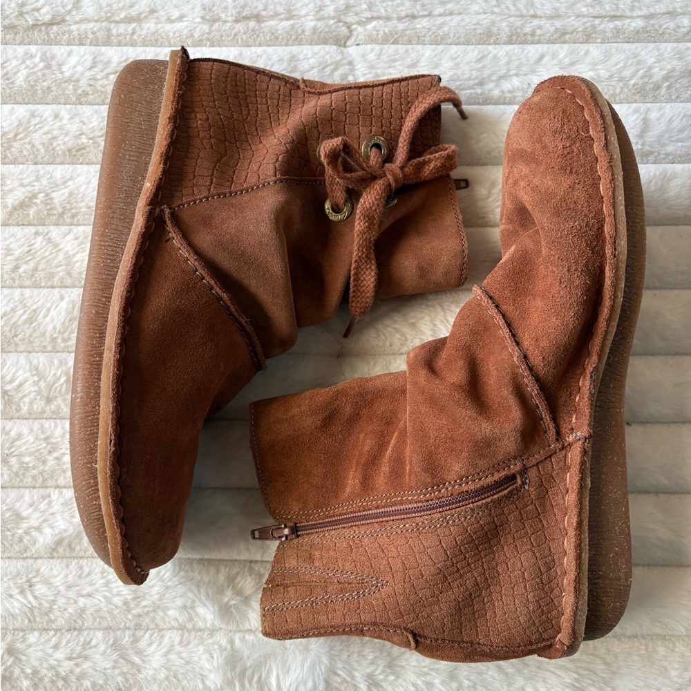 Clarks Slouchy Brown Suede Ankle Boots “Funny Oak” Women’s Size 7 Boho 26773